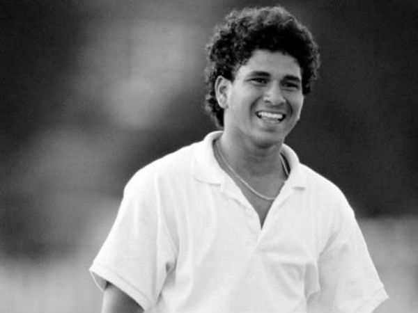 10వేల పరుగుల తొలి క్రికెటర్‌గా 