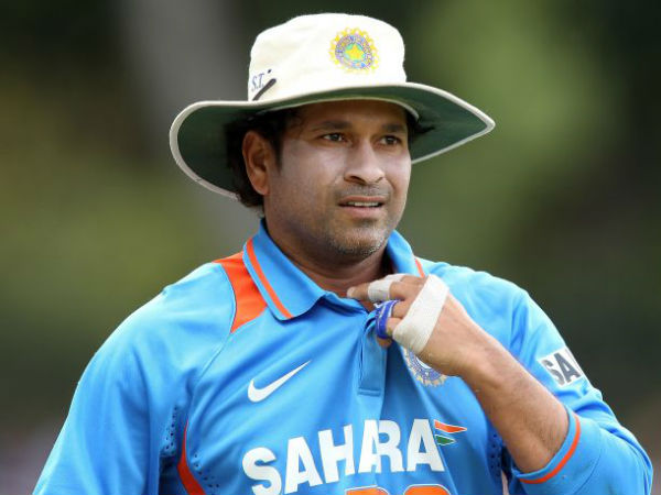 బ్యాట్స్‌మెన్‌ ఎదుర్కొన్న బౌలర్లు వేరు. 