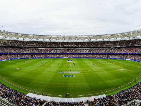 మ్యాచ్‌ కోసం ఉత్కంఠగా క్రికెట్‌ అభిమానులు