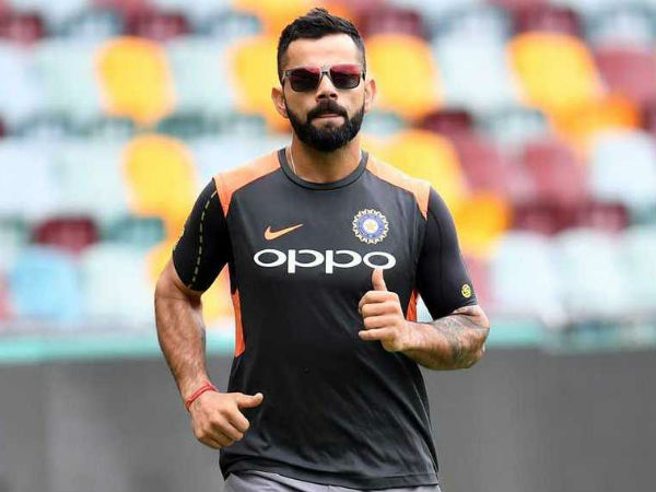 అభిమానులకు మధ్య వేలు చూపించిన కోహ్లీ