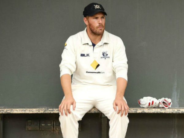 తొలి ఓవర్‌లోనే ఎల్బీడబ్ల్యూగా ఫించ్ 