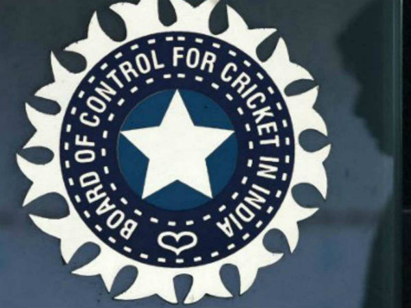  భారత మహిళల జట్టు‌ స్థాయిని దిగజార్చిందన్న బోర్డు