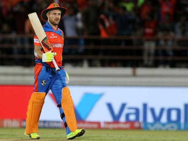  బ్రెండన్ మెక్‌కల్లమ్ మాట్లాడుతూ