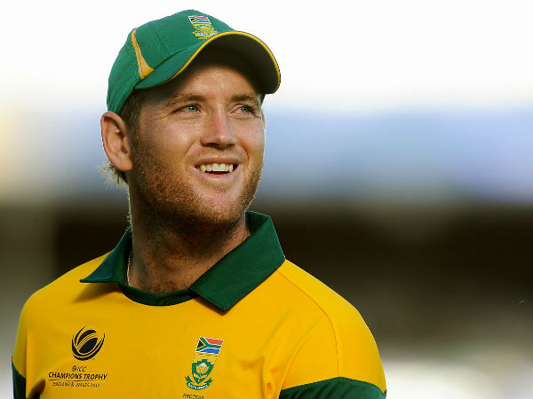  రూ. 6.40 కోట్లకు కొలిన్ ఇంగ్రామ్‌ను 