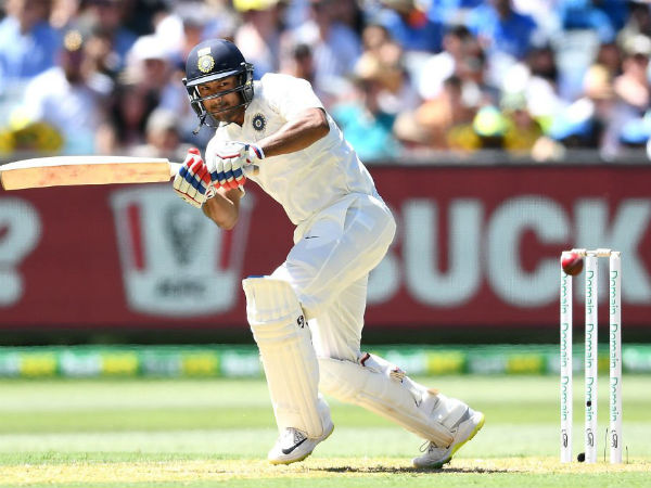 ఫోర్ బాది 95 బంతుల్లో మయాంక్ హాఫ్ సెంచరీ