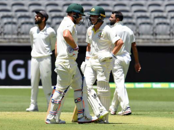 వికెట్ల కోసం తీవ్రంగా శ్రమిస్తోన్న భారత బౌలర్లు