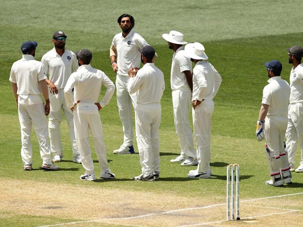 టాపార్డర్ కుప్పకూల్చిన ఔట్ చేసిన అశ్విన్ 