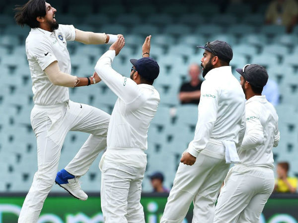 స్వల్ప పరుగుల వ్యవధితోనే