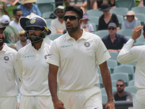 స్కోరు బోర్డును అదుపులో ఉంచుతూనే