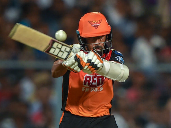 వృద్ధిమాన్ సాహా (కనీస్ ధర రూ. కోటి)