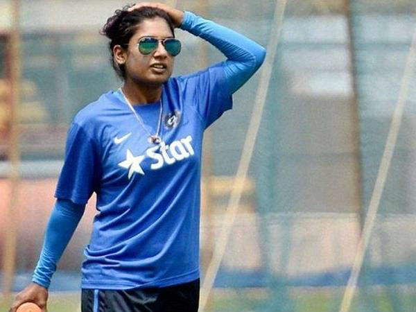 కోచ్‌ రామన్‌కు సహకారం అందించాలి