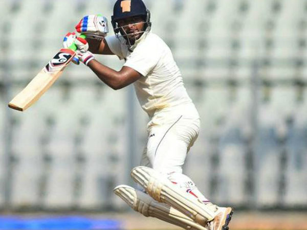 అత్యధిక అవుట్‌లలో భాగమైన వికెట్ కీపర్‌గా 