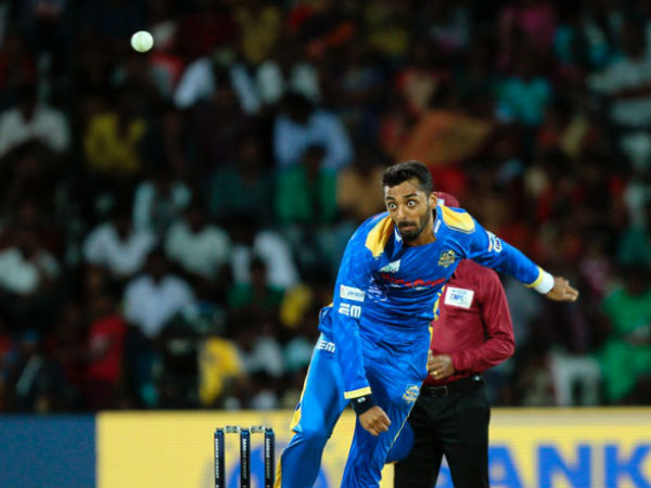 వేలంలో అందరినీ ఆశ్చర్యపరిచింది వరుణ్‌