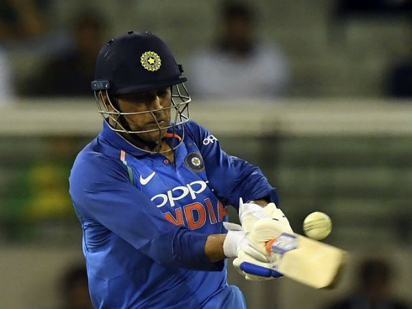 ధోని ఖాతాలో అరుదైన రికార్డు