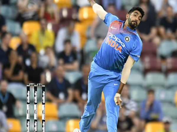 అత్యధిక వికెట్లు తీసిన ఆటగాడిగా