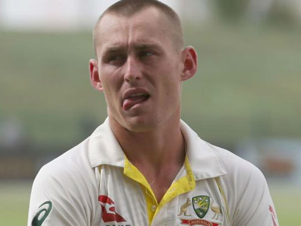 ఒత్తిడికి గురై పరుగులు సమర్పించుకున్న మార్నస్