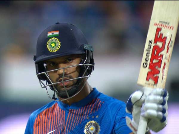 వన్డేల్లో 5 వేల పరుగుల మైలురాయిని అందుకున్న ధావన్