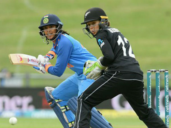 మంధాన హాఫ్ సెంచరీ