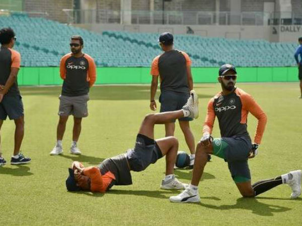 13 మంది సభ్యుల జాబితాలో