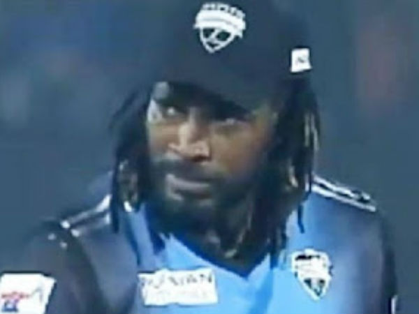 గేల్‌ వేసిన 19 ఓవర్‌‌లో