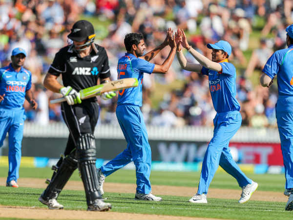 రాయుడికి మ్యాన్ ఆఫ్ ద మ్యాచ్ అవార్డు