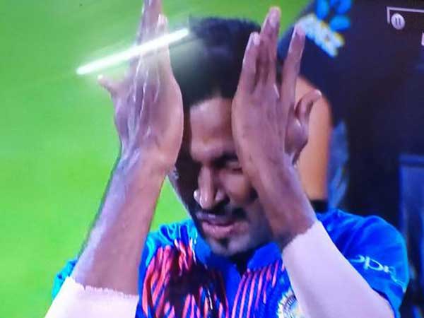 ఇన్నింగ్స్‌ 13వ ఓవర్‌లో