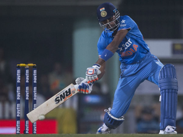 ఐదో వన్డేలో ఐదు సిక్సర్లు బాదిన పాండ్యా