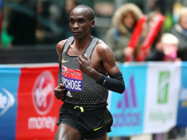 ‘ప్రత్యేక ఘనత' అవార్డుతో కిప్‌జోగె సత్కరించిన కమిటీ