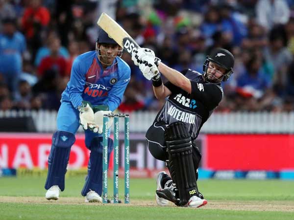 ఆఖరి ఓవర్‌లో 11 పరుగులిచ్చిన సౌథీ