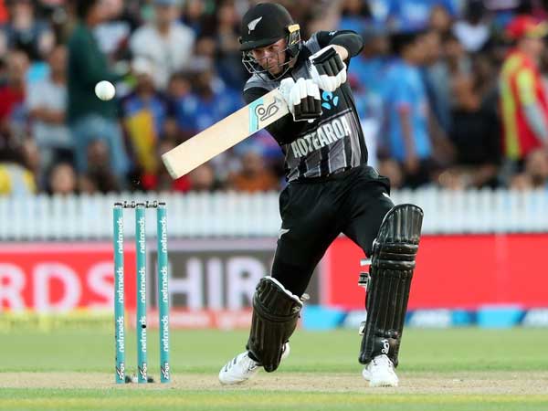 తొలి వికెట్‌కు 80 పరుగుల భాగస్వామ్యం 