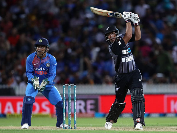 తొలి వికెట్‌కు 80 పరుగుల భాగస్వామ్యం 