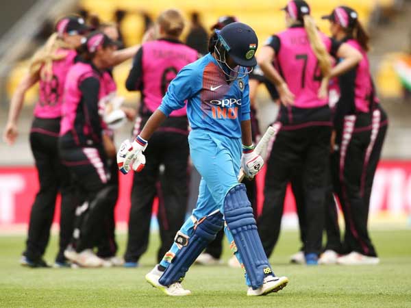 మంధాన ఔటైన తర్వాత