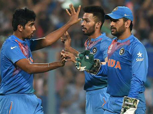 18 పరుగులకే నాలుగు వికెట్లు కోల్పోయిన దశలో