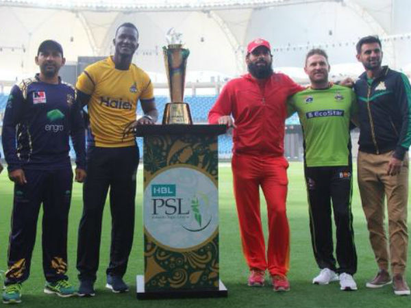 ఇమ్రాన్ ఖాన్, వసీం అక్రమ్, షాహిద్‌ అఫ్రిదిల ఫోటోలు తొలగింపు