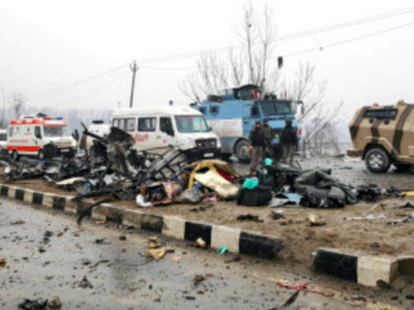 పుల్వామా ఉగ్రదాడిలో 40కి పైగా