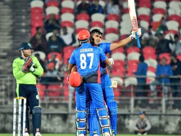 వరుసగా హ్యాట్రిక్ వికెట్లు తీసిన రషీద్