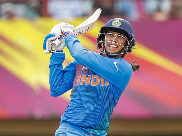 మూడో టీ20లో మంధాన హాఫ్ సెంచరీ