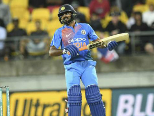 సిద్ధార్థ్‌ కౌల్‌ లేదా విజయ్‌ శంకర్‌