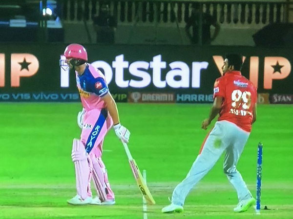 బ్రౌన్ క్రీజు దాటిన తర్వాత 