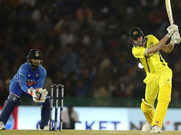  ఆకాశమే హద్దుగా చెలరేగిన టర్నర్