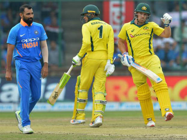 మూడు వికెట్లు తీసిన ఆడమ్ జంపా