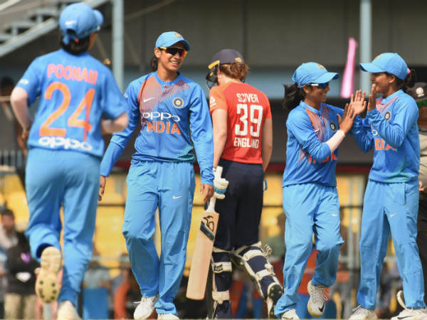 తొలి మూడు బంతులు వృథా