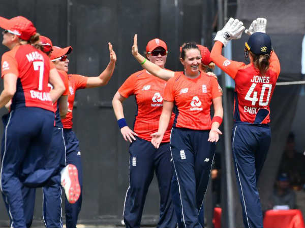 20 ఓవర్లలో 6 వికెట్లకు 119 పరుగులు చేసిన ఇంగ్లాండ్
