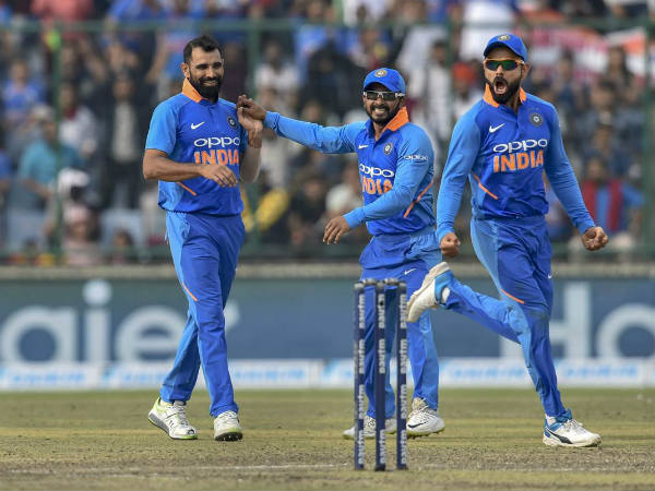 వన్డేల్లో 8వేల పరుగుల మైలురాయిని అందుకున్న రోహిత్