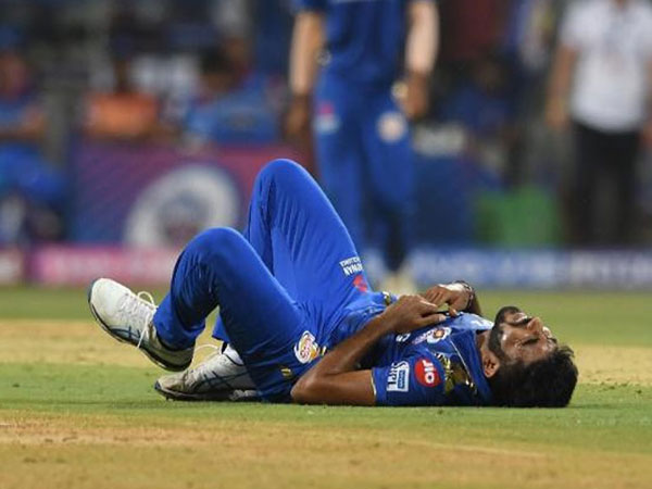 బుమ్రా ఎడమ చేయికి గాయం