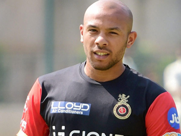 తైమాల్ మిల్స్ - రాయల్ ఛాలెంజర్స్ బెంగళూరు (2017)