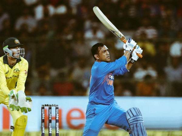 రెండో వన్డేలో ధోని గోల్డెన్ డకౌట్