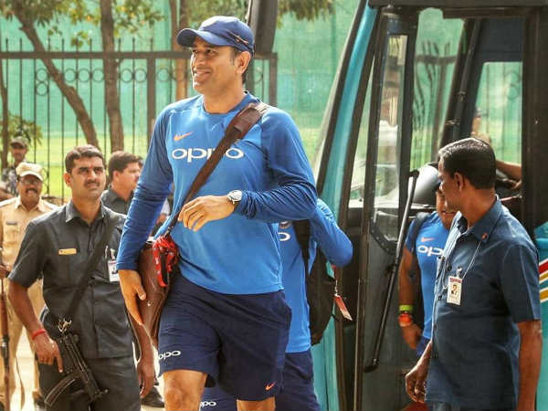 ధోని గాయం తీవ్రతపై రాని స్పష్టత