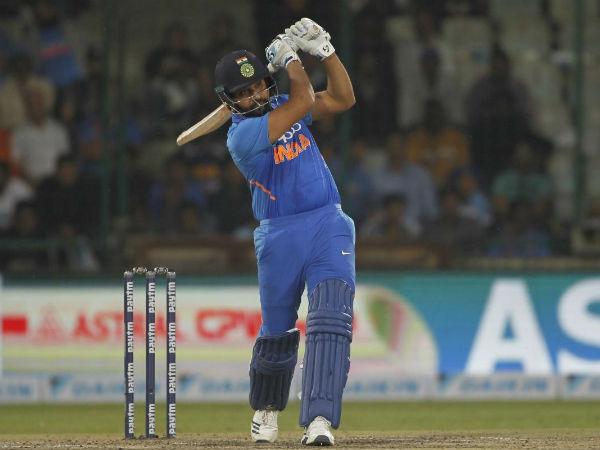 అత్యంత వేగంగా 8వేల పరుగులు మైలురాయిని