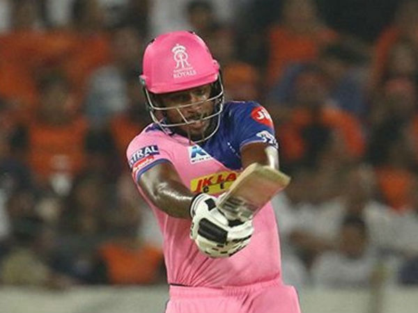 బట్లర్ ఔటైన తర్వాత క్రీజులోకి వచ్చిన సంజు శాంసన్